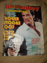 Photoplay Film Magazine, January, 1975, Vol. 26, No. 1. Roger Moore, 007 / The Man With The Golden Gun.